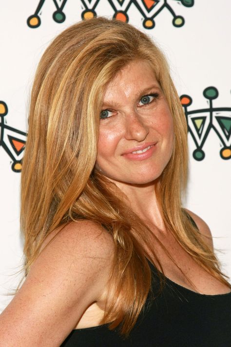 Connie Britton Hair, Strawberry Blonde Color, Warm Golden Blonde Hair, Nashville Hair, Nashville Cast, 2017 Hairstyles, Beautiful Highlights, Connie Britton, Wavy Hairstyle