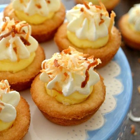 Coconut Cream Pie Cookie Cups - Print Coconut Cream Pie Easy, Practically Homemade, Cream Pie Filling, Cookie Cups Recipe, Coconut Pudding, Impressive Desserts, Coconut Desserts, Boston Cream Pie, Vanilla Cake Mixes