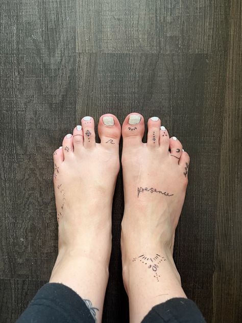 Patchwork Feet Tattoos, Patchwork Foot Tattoo, Tattoos Patchwork, Tattoo Patchwork, Foot Tattoo, Foot Tattoos, Tatting, Tattoos, Patchwork