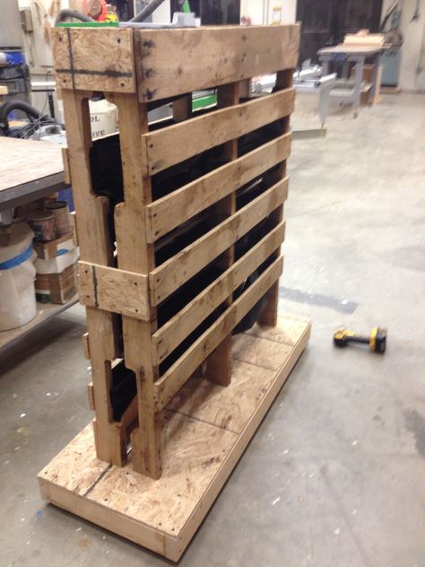 Pallet Stands Display, Standing Pallet Wall, Free Standing Pallet Wall, Palette Display, Pallet Pictures, Pallet Display, Pallet Walls, Pallet Crates, Pallet Boxes