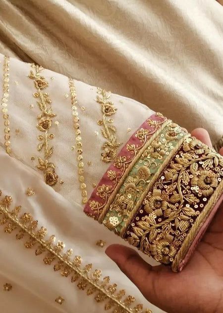 Tissue Dress, Banarsi Dupatta, Eid Abaya, Gharara Designs, Pink Dupatta, Gold Work Embroidery, Fancy Suit, Handmade Embroidery Designs, Hand Work Embroidery