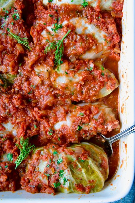 Golumpki (Polish Cabbage Rolls) Recipe - From A Chef's Kitchen Irish Cabbage Rolls, Italian Cabbage Rolls Recipe, Glumpkies Recipe, Golumpki Recipe Polish, Cold Weather Meals Dinners, Golumpki Recipe, Traditional Dinners, Polish Cabbage Rolls, Cabbage Rolls Polish