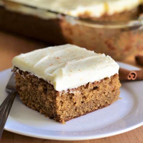 A delicious buttermilk-spice cake that will surely become a family favorite. It's a simple cake that's not too sweet, and has a rather strong spice flavor. Spice Cake Recipe, Spice Cake Recipes, Cake Mug, Spice Cake, Food Help, Easy Cake, Save Food, Carrot Cake, One Pot Meals