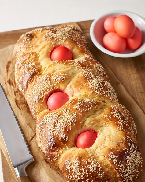 Easter Sweet Bread, Greek Easter Recipes, Red Eggs, Greek Easter Bread, Pane Dolce, Mediterranean Spices, Greek Sweets, Greek Easter, Greek Desserts