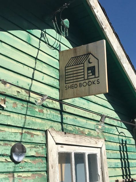 Bookstore Trailer, Small Book Store, Outdoor Bookstore, Tiny Bookstore, Bookstore Interior, Small Bookstore, Bookstore Design, Bookstore Ideas, Used Bookstore