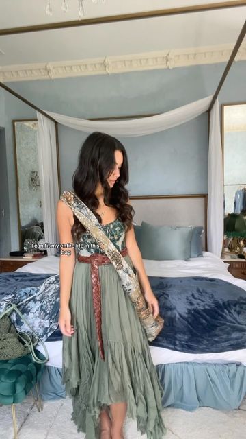 Bethany Ciotola Bedroom, Bethany Ciotola Aesthetic, Bethany Ciotola Outfits, Bethany Ciotola Style, Bethany Ciotola Home, Flower Child Outfits, Moody Fashion, Bethany Ciotola, Child Outfits