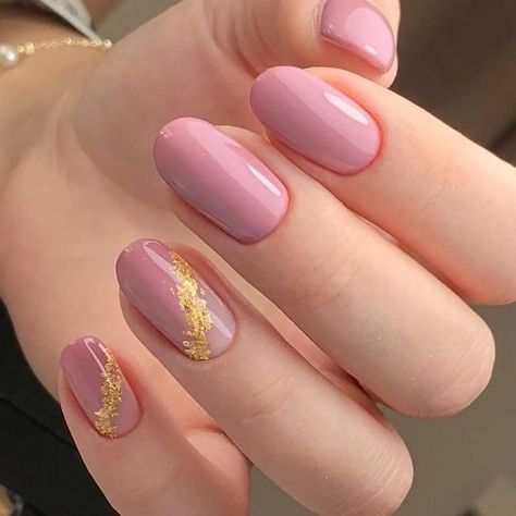 Spring Round Nails 2024: Embracing the Season’s Charm with Trendsetting Designs Spring Round Nails, Golden Nails, Light Pink Nails, Hot Pink Nails, Fall Nail Art Designs, Spring Nail Designs, Blush Nails, Classic Nails, Blue Nail Designs