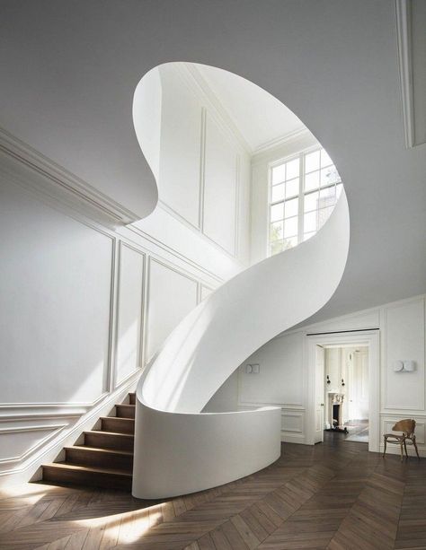 Sculptural Stairs, Boston Interior Design, درج السلم, White Staircase, Boston Interiors, Interior Design Principles, Interior Boho, Interior Design Minimalist, Interior Design Per La Casa