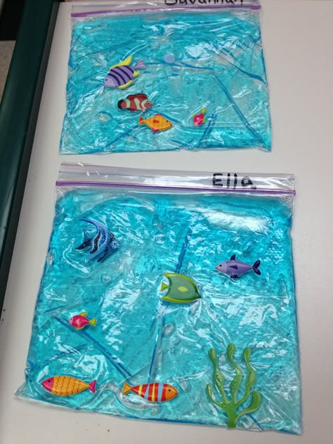 Under the sea pocket aquarium   Ziplock bag with blue hair gel and fish stickers Ocean Theme Preschool, Under The Sea Crafts, Sea Activities, Fish Activities, Sensory Bags, Ocean Activities, Sea Crafts, Under The Sea Theme, Fish Crafts