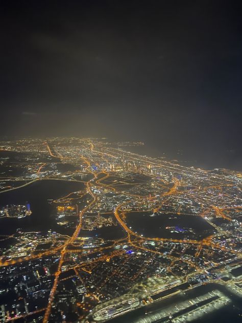 Dubai photo from plane Dubai From Plane, Girls Room Wallpaper, Palm Jumeirah, Night View, Room Wallpaper, Pure Beauty, Girls Room, Insta Story, The Sky