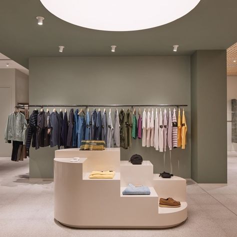 Clothing Store Decor, Fashion Boutique Interior, Shoe Store Design, Retail Space Design, Retail Fixtures, Open Ceiling, Retail Lighting, Retail Store Design, Boutique Interior