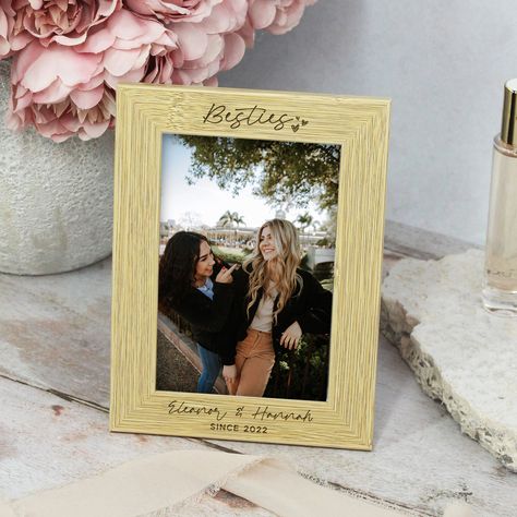 👯💕 Capture the laughter, the tears, and every unforgettable memory with your soul sister in our Personalised Besties Photo Frame! A token of gratitude for your BFF, the perfect Bridesmaid Present, or simply to say "we've been through it all!". Customise it with your special date, your inside joke, or your own term of endearment. Fits beautifully with a 4x6 picture that speaks a thousand words of friendship. Tag your bestie and show them some love! 🎁✨ #BestFriendsSince #ThankYouGift #Bridesma... Single Photo Frame Ideas, Photo Frame Gift Ideas Friends, Words Of Friendship, 18th Party Ideas, Best Friend Picture Frames, 18th Party, Besties Pictures, Friend Valentine Gifts, Bridesmaid Presents