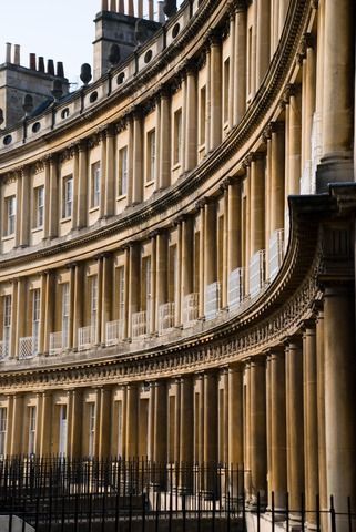 Georgian architecture: The Royal Crescent in Bath, England. Artistic Architecture, Royal Crescent, Interesting Architecture, Bath Uk, Georgian Architecture, Bath England, Santiago Calatrava, Best Bath, England And Scotland