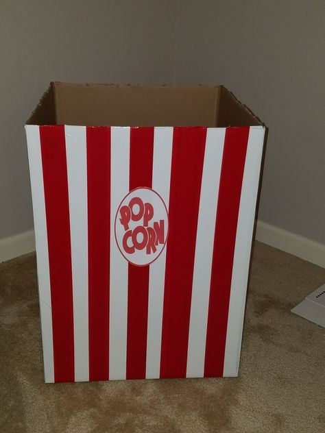 DIY Giant popcorn box and other movie themed party decorations! Popcorn Theme, Cinema Party, Thanksgiving Games For Kids, Movie Night Birthday Party, Halloween 11, Movie Themed Party, Circus Theme Party, Creepy Things, Movie Night Party