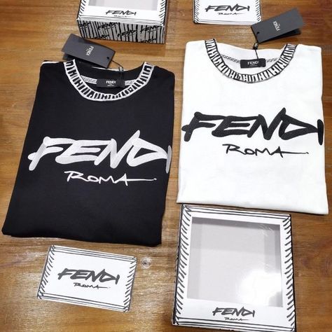 Fendi Tshirt Men, Fendi Tshirt, Fendi Shirt, Mens Casual T Shirts, Tshirt Men, Graphic Tshirt Design, Men's Collection, Casual T Shirts, Diy Clothes