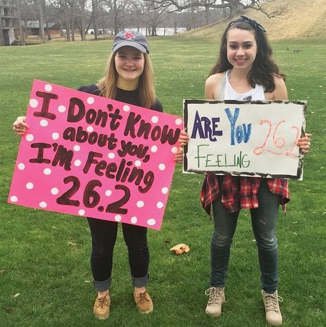 Pin for Later: These Hilarious Boston Marathon Signs Make Us Want to Run Faster Taylor Swift Was Singing About Running, Right? Running Exercises, Marathon Signs, Running Signs, Marathon Posters, Taylor Swift Singing, Photos Of Taylor Swift, Nyc Marathon, Running Humor, Run Faster