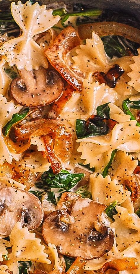 Creamy Bow Tie Pasta, Caramelized Mushrooms, Pasta With Mushrooms, Makanan Italia, Pasta With Spinach, Resep Pasta, Bow Tie Pasta, Pasta Cremosa, Bowtie Pasta