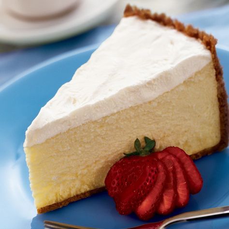 Sour Cream Cheesecake, Make Sour Cream, Daisy Sour Cream, Rich Cheesecake, Kid Friendly Dessert, Cheesecake Lovers, Cream Cheesecake, Sour Cream Recipes, Classic Cheesecake