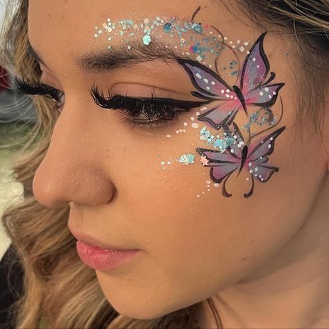 Glitter Butterfly Makeup, Butterfly Festival Makeup, Facepainting Ideas Adults, Butterfly Makeup For Kids, Make Up Mariposa, Butterfly Face Makeup, Face Painting Adults, Face Painting Ideas For Adults, Butterfly Festival