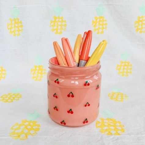 Jar Painting Ideas Cute, Pencil Holders Diy Kids, Diy Pencil Holder, Painted Pots Diy, Diy Pencil, Diy Jar Crafts, Upcycle Decor, Diy Upcycling, Diy Bottle Crafts