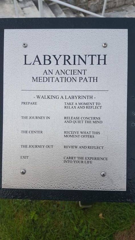 Meditation Walking Path, Garden Labrynth, Meditation Labyrinth, Stone Labyrinth, Garden Labyrinth, Trip Room, Labyrinth Walk, Labyrinth Garden, Labyrinth Maze