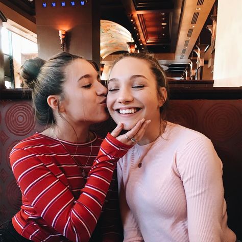 My Valentine’s! The loves of my life!! ❤️ Maddie Mackenzie, Dance Moms Maddie, Maddie Z, Dance Moms Pictures, Dance Moms Dancers, Maddie And Mackenzie, Kenzie Ziegler, Mackenzie Ziegler, Maddie Ziegler