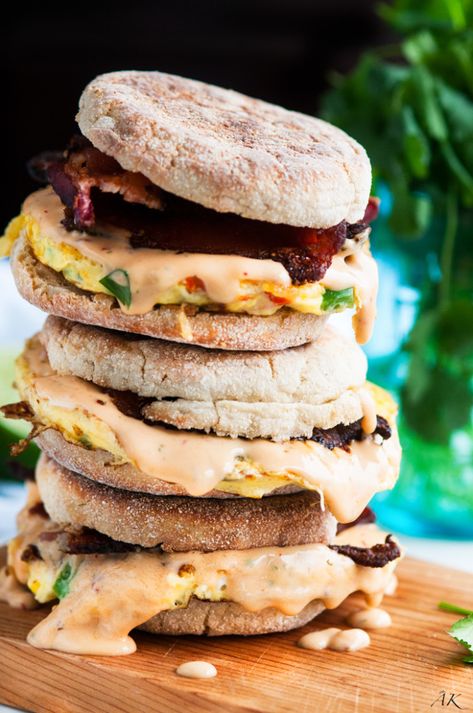 Spicy Chipotle Egg Breakfast Sandwiches Chipotle Breakfast Sandwich, Unique Breakfast Sandwiches, Egg Breakfast Sandwiches, Reset Recipes, Dream Breakfast, Croissant Sandwiches, Sandwiches Recipes, Homemade Chipotle, Egg Sandwich Breakfast