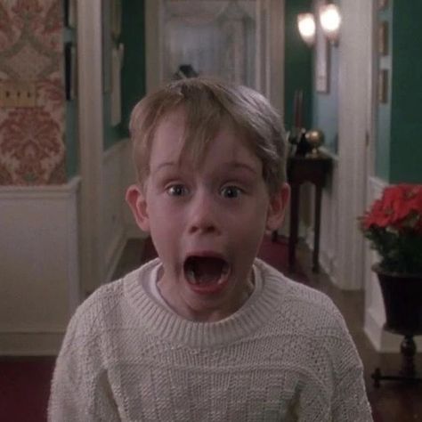 it's not christmas without kevin! 🤍🎄 home alone, 1990 | Instagram Kevin Alone At Home, Kevin Home Alone, Home Alone 1990, Winter Movies, Home Alone Christmas, Kevin Mccallister, Home Alone Movie, Xmas Movies, Nicki Minaj Barbie