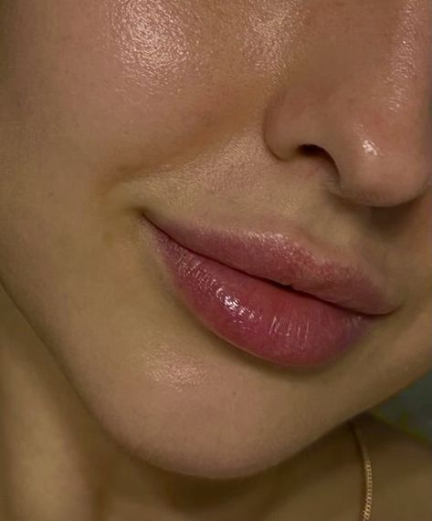 Lip Goals Natural, Naturally Big Lips, Healthy Lips Aesthetic, Natural Pink Lips Aesthetic, Lip Claims For Dr, Heavy Lower Lips Aesthetic, Lips Vision Board, Pretty Lips Natural, Lips Astethic