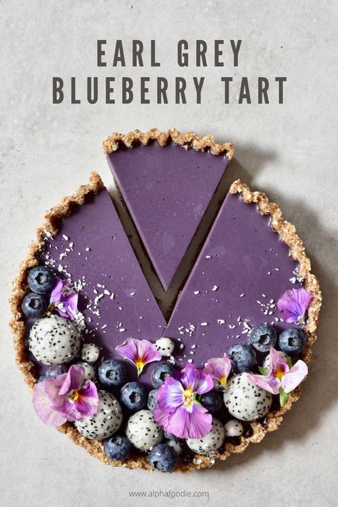 Vegan Earl Grey, Blueberry Tart Recipe, Tarte Vegan, Vegan Tarts, Edible Flowers Recipes, Blueberry Tart, Tart Filling, Vegan Pumpkin Pie, Easy Vegan Dessert