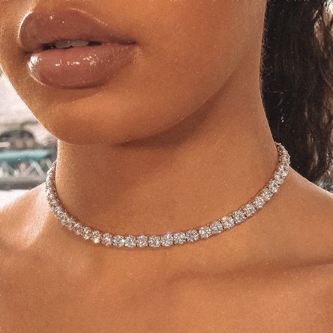 Prom Accessories Jewelry Silver, Gold Sparkly Jewelry, Prom Jewellery Ideas, Prom Silver Accessories, Cute Prom Jewelry, Silver Jewellery For Prom, Sparkly Silver Necklace, Girly Accessories Necklaces, Quince Necklace Silver