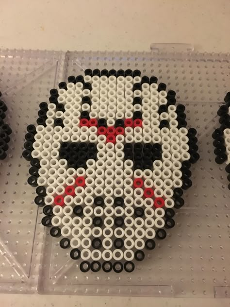 Jason - horror- perler Jason Perler Beads, Horror Pearl Beads, Perler Bead Patterns Ghostface, Perler Beads Ideas Horror, Ghostface Perler Bead Patterns, Horror Movie Perler Bead Patterns, Michael Myers Perler Beads, Hama Beads Horror, Scary Perler Bead Patterns