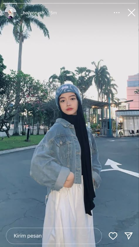 Beanie Hat: Arsel Rembrandt | Oversized Ripped Jacket/ James Jacket: Hip&Tell | Robin Skirt: byneeth Ootd Denim Jacket Hijab, Beany Hats Outfit, How To Wear Beanies, Denim Jacket Outfit Hijab, Hijab With Beanie, Beanie Hijab, Beanie Outfit Aesthetic, Hijab Beanie, Beanie Hat Outfit