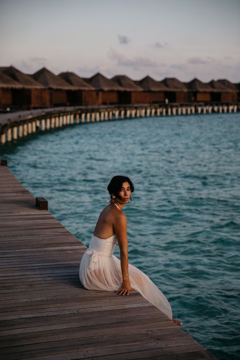 Maldives Aesthetic Photos, Maldives Inspo Pics, Maldives Photoshoot Ideas, Maldives Poses For Women, What To Wear In Maldives Outfit Ideas, Maldives Pictures Ideas, Tropical Vacation Photo Ideas, Maldives Instagram Pictures, Maldives Poses