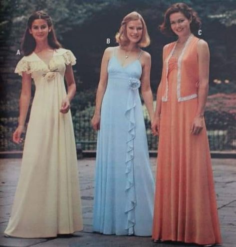 Prom Dress 70s Style, Vintage Prom Dresses 60s, 70s Gowns Evening Dresses, 1970 Prom Dresses, 1970s Prom Dress Vintage 70s, Retro Formal Dresses, 70’s Prom Dress, 80s Prom Dress Aesthetic, Vintage Prom Dresses 80s