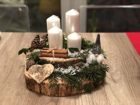 Little Homestead In Boise : Easy Decor Using Log Slices, Winter Indoors After the Holidays Dekoratívne Vence, Centerpiece Christmas, Log Slices, Easy Decor, Christmas Centerpieces Diy, Diy Centerpieces, Christmas Advent, Christmas Centerpieces, Christmas Deco