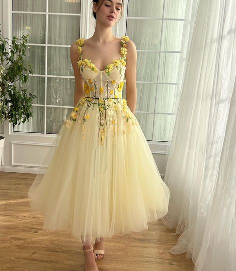 Tulle Prom Dress A Line, Teuta Matoshi Dresses, Lemonade Dress, Flower Dress Design, Simple Frock Design, Fancy Frocks, Evening Party Gowns, Kawaii Dress, A Line Prom Dresses