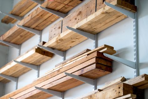 Choosing the Best Lumber Rack for Your Wood Storage Wire Shelving Ideas, Best Garage Shelving, Shelves Garage, Lumber Storage Rack, Industrial Storage Racks, Garage Clutter, Organization Garage, Lumber Rack, Garage Shelving Units