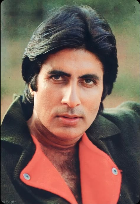 Amitabh Bachchan Images, Indian Retro, Love Birthday Quotes, Bollywood Pictures, Star Actress, 100 Heads, Hanuman Photos, Bollywood Photos, Latest Funny Videos