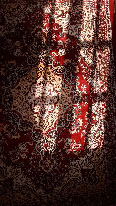 سجاد Persian Wallpaper, Shia Aesthetic, Red Carpet Aesthetic, Arabic Wallpaper, Persian Rug Designs, Islamic Art Canvas, Islamic Wallpaper Iphone, Beautiful Flowers Images, Simple Phone Wallpapers