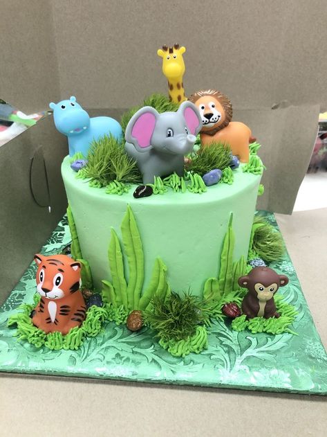 Simple Jungle Theme Cake, Buttercream Leaves, Frozen Pinata, Jungle Theme Cake, Jungle Baby Shower Cake, Cars Theme Cake, Jungle Theme Cakes, Mcqueen Cake, Car Cake Toppers