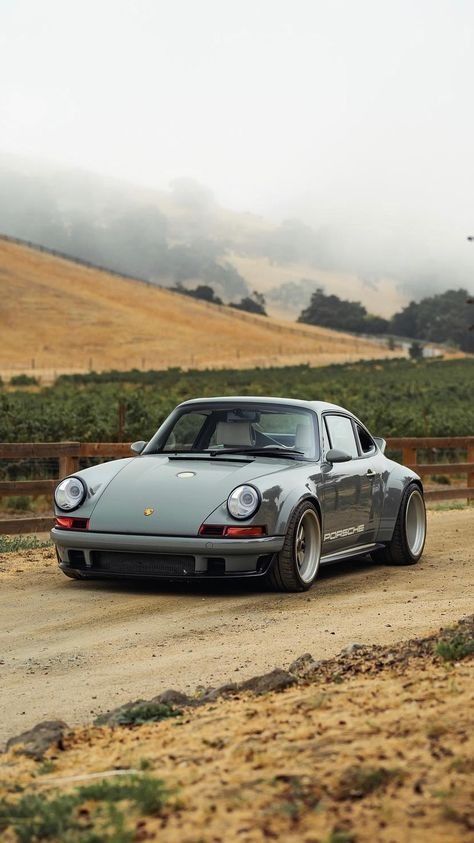 Carros Porsche, Singer Porsche, Porsche Sports Car, Porsche 964, Vintage Porsche, Classy Cars, Classic Porsche, Porsche Cars, Tuner Cars