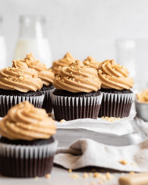 Dark Chocolate Cupcakes with Peanut Butter Frosting - Browned Butter Blondie Vegan Peanut Butter Frosting, Cake Samples, Chocolate Cupcakes With Peanut Butter, Cupcakes With Peanut Butter Frosting, Peanut Butter Frosting Recipe, Vegan Cream Cheese Frosting, Chocolate Peanut Butter Cupcakes, Dark Chocolate Cupcakes, Peanut Butter Cupcakes