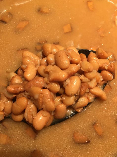 Old Timey Soup Beans Soup Beans With Salt Pork, Easy Soup Beans, Brown Beans And Cornbread, Heinz Beans Recipe, Baked Beans Soup, Soup Beans Recipe, Brown Bean Soup Recipe, Old Fashioned Bean Soup, Cranberry Bean Soup