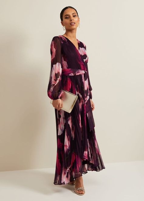 Petite Isadora Rose Printed Maxi Dress | Phase Eight ROW | Opera Dress What To Wear To The, Rose Maxi Dress, Purple Maxi, Purple Maxi Dress, Dress Shapes, Phase Eight, Floor Length Dresses, Petite Fashion, Petite Dresses