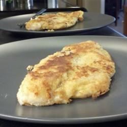 "A light crust for this delicate fish won't cover up the taste of the fish itself. Plus it is quick and easy." Walleye Recipes, Walleye Fish, Fish And Seafood, Fish Recipes, Savoury Food, Seafood Recipes, Good Eats, Love Food, Great Recipes