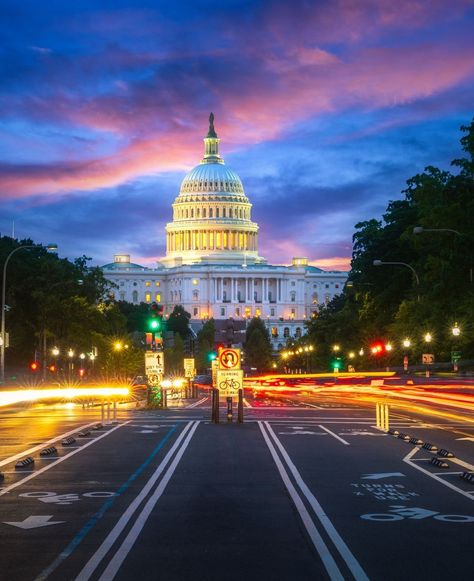 🌃 #WashingtonDCCapital 🏛️ Capital building in Washington DC city at night with street and cityscape, USA. Washington Dc At Night, Washington Dc Christmas, Dc Christmas, Dc City, Washington Dc City, White House Washington Dc, Capital Building, United States Capitol, City At Night