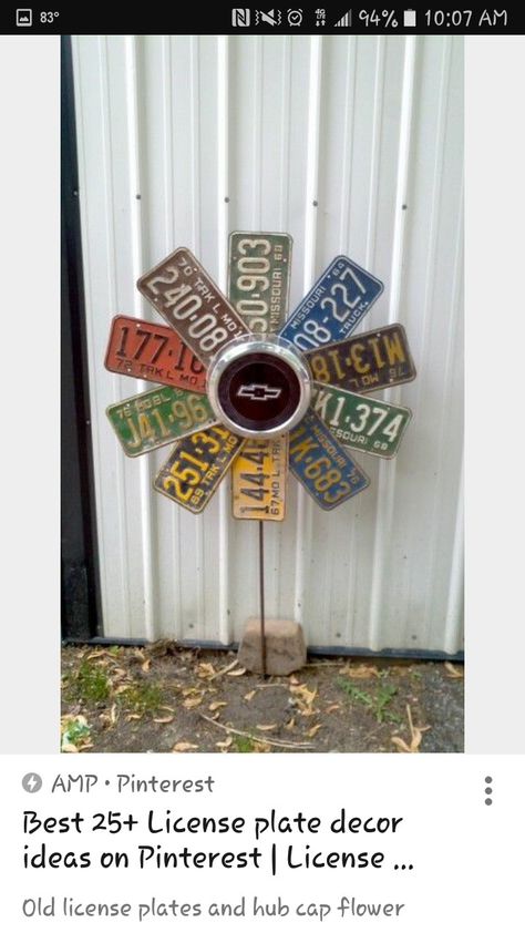 Yard Art From Junk Repurposing, Yard Art From Junk, License Plates Diy, License Plate Ideas, License Plate Crafts, Old License Plates, License Plate Art, Plate Ideas, Vintage License Plates