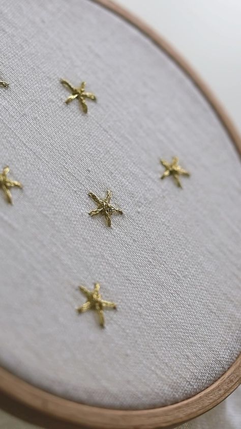 My lovely member, Christina, recently asked me how to embroider a little star to decorate the top of the Christmas tree. 🎄✨ I couldn’t… | Instagram Sewing Stitches By Hand, Embroider Ideas, Modern Embroidery Kit, Diy Embroidery Designs, Diy Embroidery Patterns, Embroidery Stitches Tutorial, Our Secret, Hand Embroidery Projects, Creative Embroidery