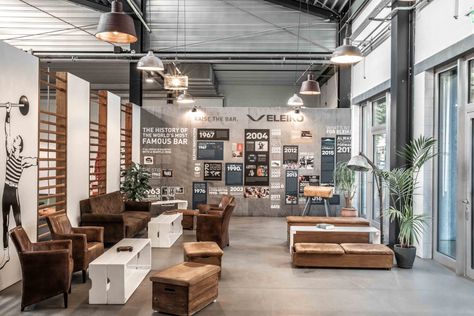 Gym Lobby Gym Partition, Gym Lobby, Lobby Inspiration, Wellness Studio, Gym Design, Strong Woman, Industrial Chic, Design Inspo, Lobby